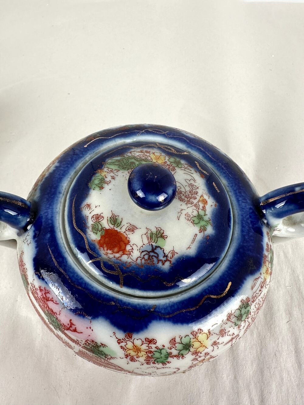 Japanese China Sugar Bowl with Lid Cobalt Geish Floral Structures 1901-1941
